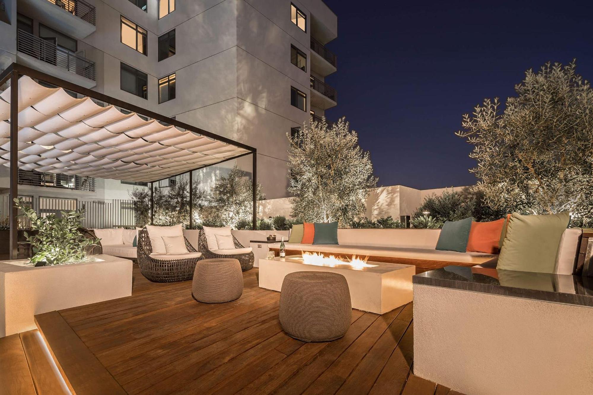 Hollywood Panoramic Views, Pool, Gym & Free Parking! Apartamento Los Angeles Exterior foto